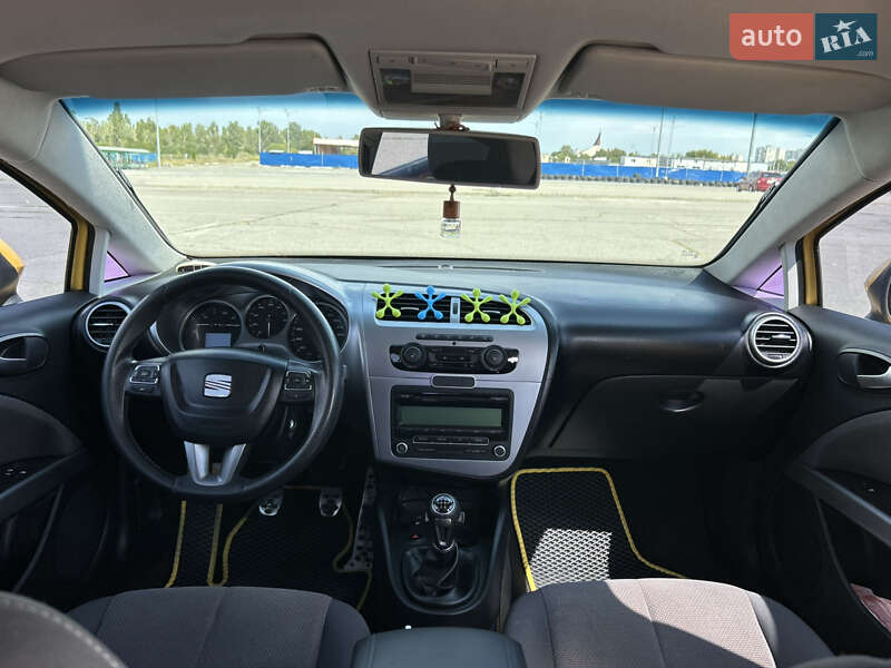 Хэтчбек SEAT Leon 2010 в Харькове