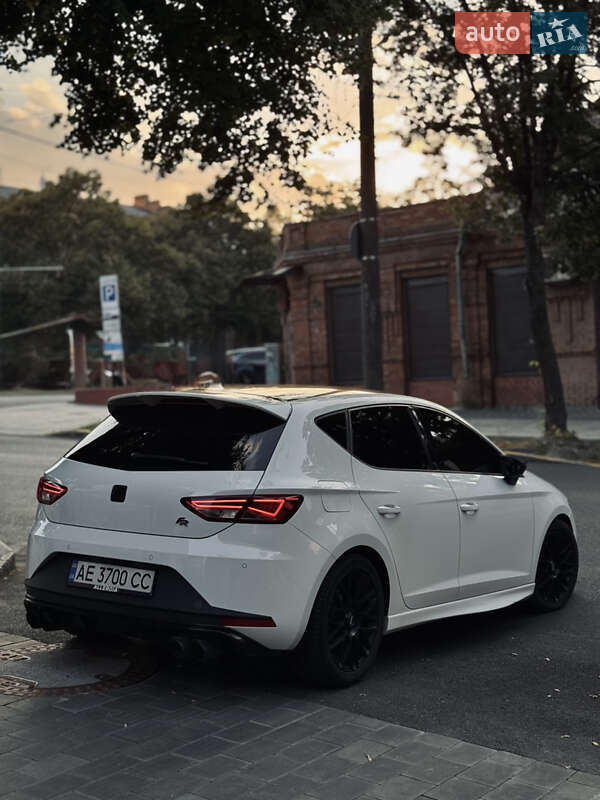 Хэтчбек SEAT Leon 2016 в Днепре