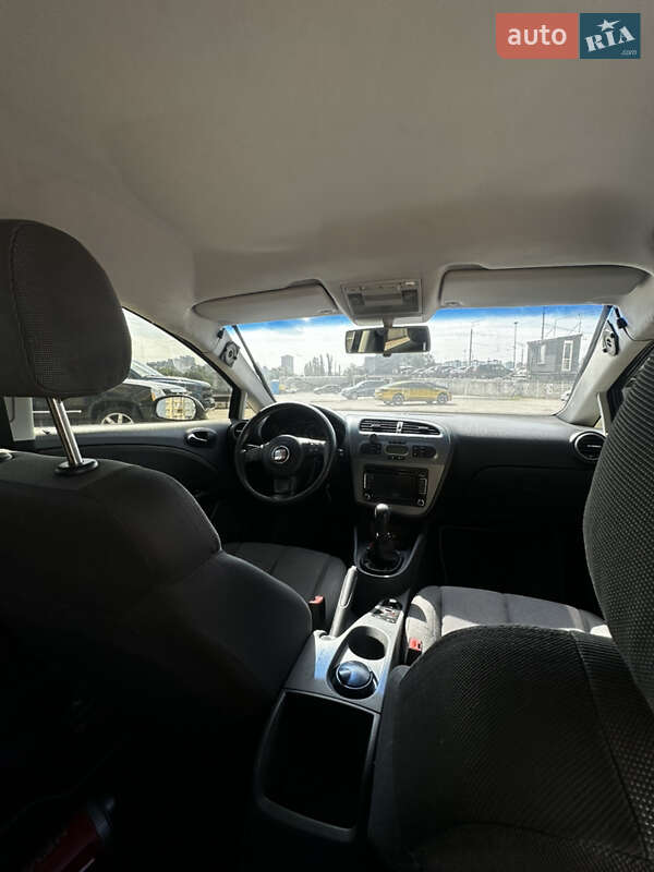 Хэтчбек SEAT Leon 2006 в Киеве