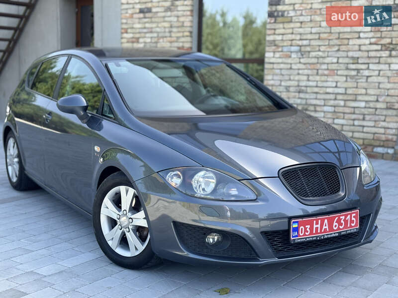 Хэтчбек SEAT Leon 2010 в Луцке