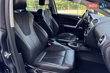 Хэтчбек SEAT Leon 2010 в 