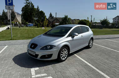Хэтчбек SEAT Leon 2010 в 