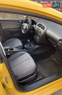 Хэтчбек SEAT Leon 2011 в 