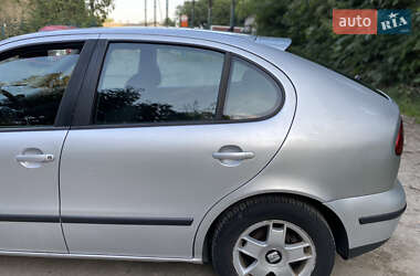 Хэтчбек SEAT Leon 2000 в 