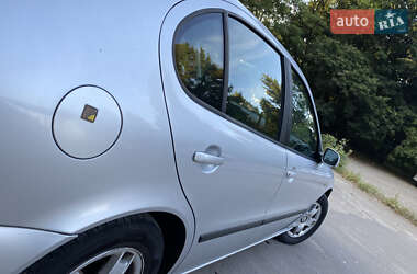 Хэтчбек SEAT Leon 2000 в 