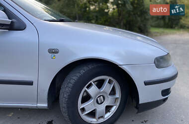 Хэтчбек SEAT Leon 2000 в 