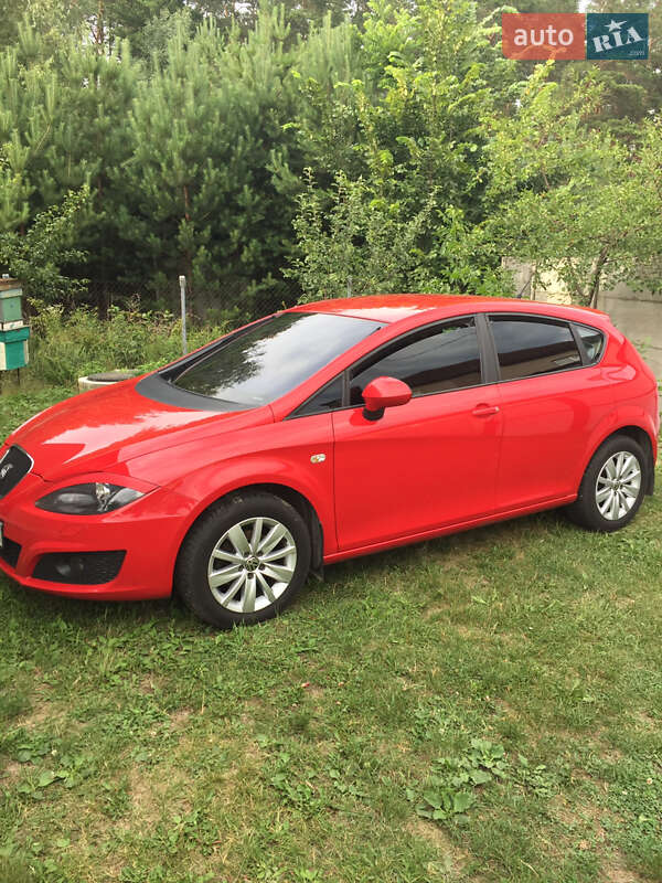 Хэтчбек SEAT Leon 2011 в Киеве