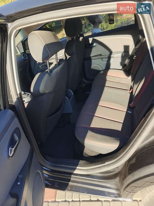Хетчбек SEAT Leon 2006 в Одесі фото 8 Хетчбек SEAT Leon 2006 в Одесі