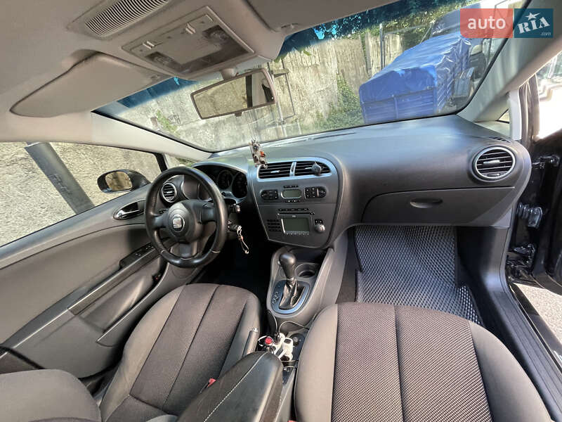 Хетчбек SEAT Leon 2008 в Вінниці