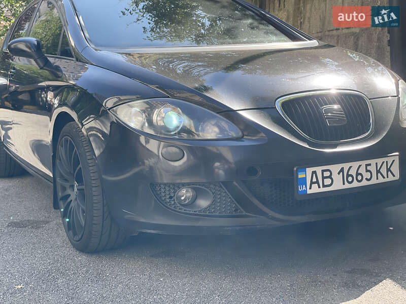 Хетчбек SEAT Leon 2008 в Вінниці