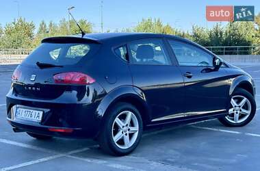 Хэтчбек SEAT Leon 2011 в 