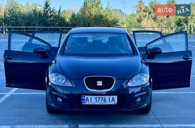 Хэтчбек SEAT Leon 2011 в 