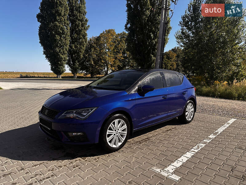 Хэтчбек SEAT Leon 2017 в Киеве