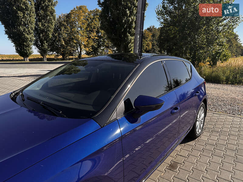 Хэтчбек SEAT Leon 2017 в Киеве