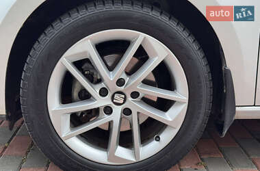 Хэтчбек SEAT Leon 2013 в 