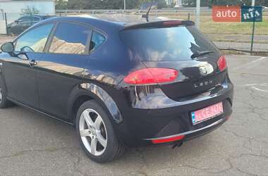 Хэтчбек SEAT Leon 2011 в 