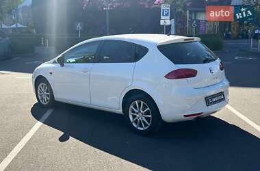 Хэтчбек SEAT Leon 2011 в 