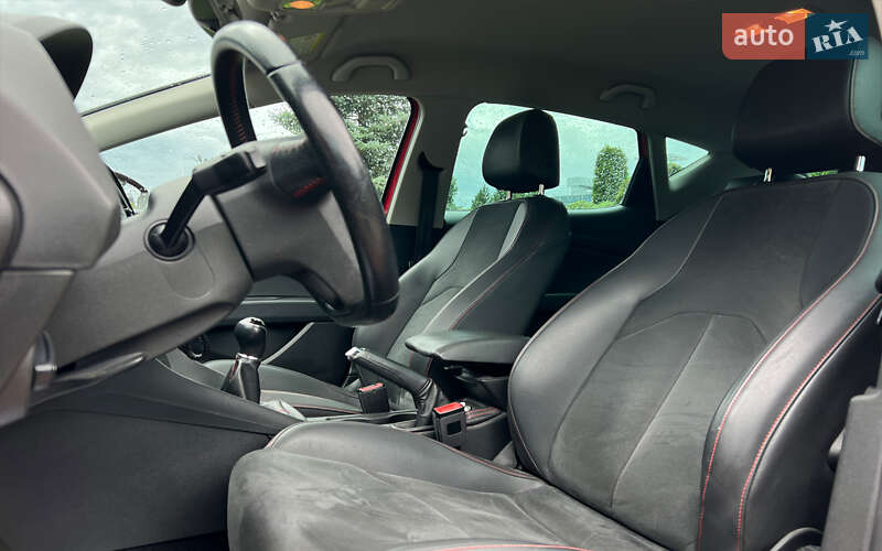 Хэтчбек SEAT Leon 2014 в Львове