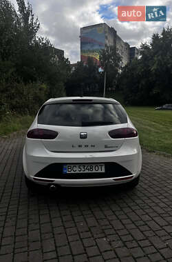 Хэтчбек SEAT Leon 2011 в 