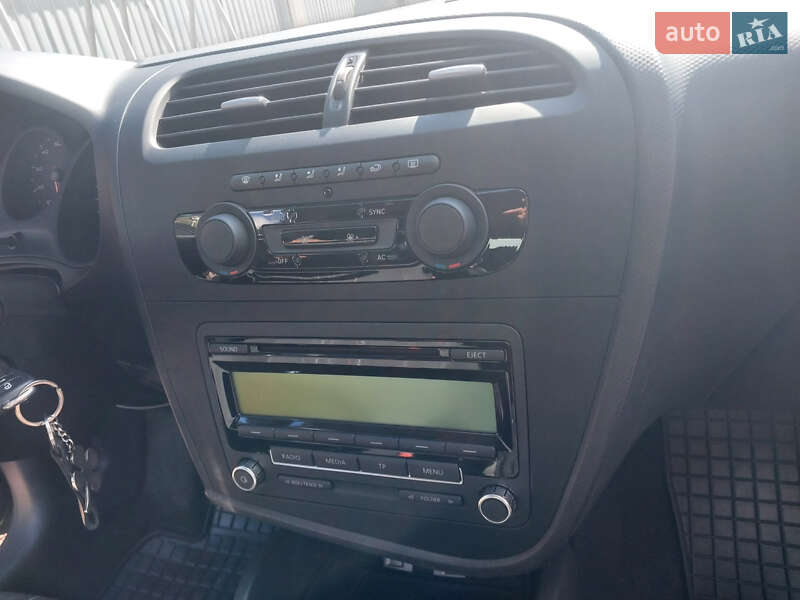 Хэтчбек SEAT Leon 2012 в Кривом Роге