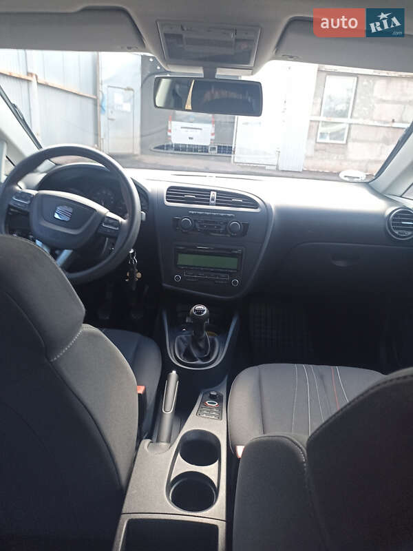 Хэтчбек SEAT Leon 2012 в Кривом Роге