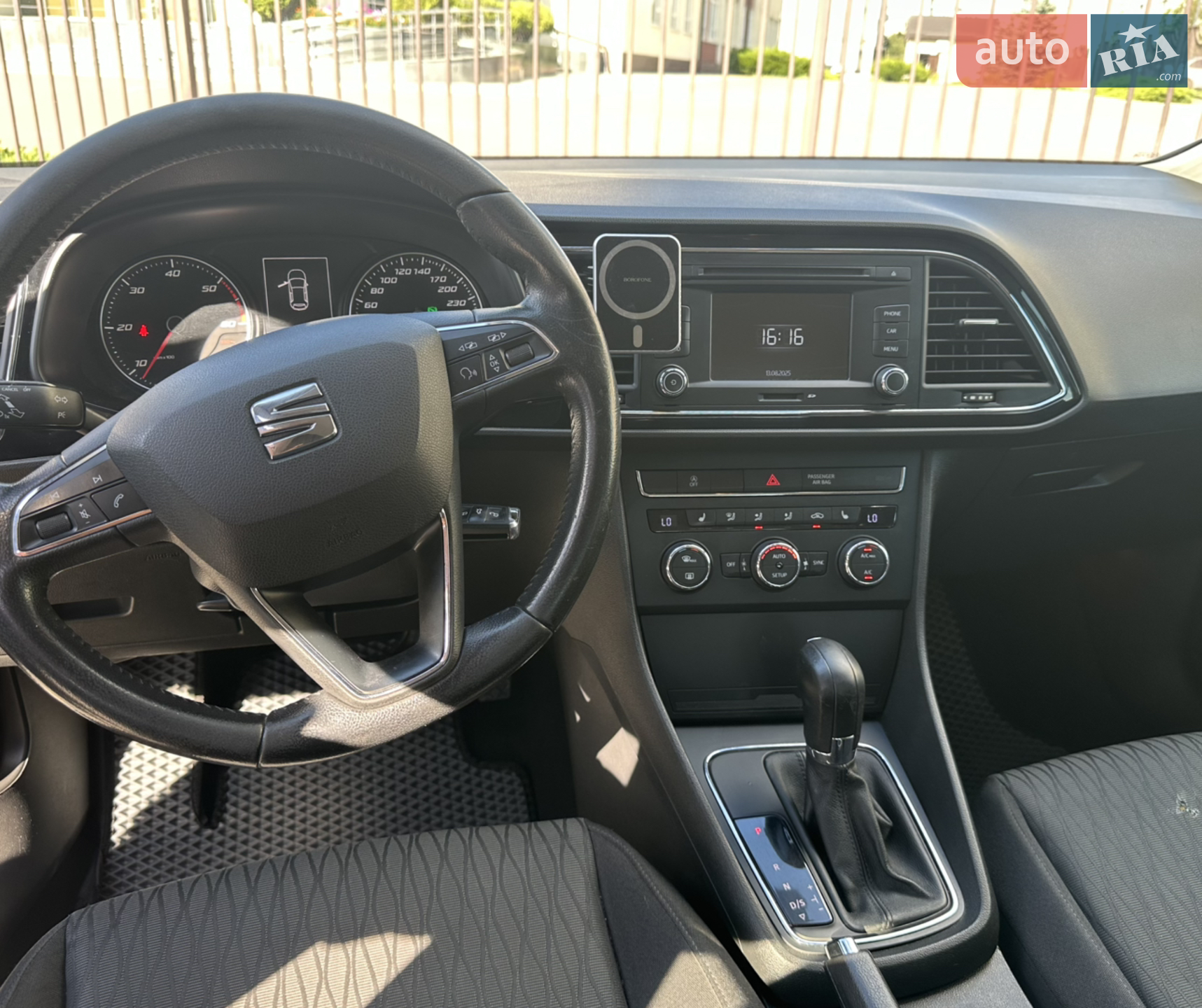 2014 SEAT Leon - мініатюра 10