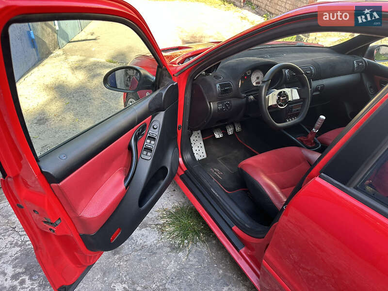 Хетчбек SEAT Leon 2004 в Кам'янському