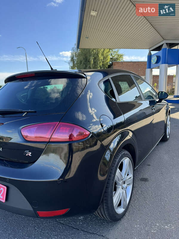Хэтчбек SEAT Leon 2012 в Великой Багачке
