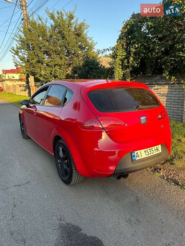 Хэтчбек SEAT Leon 2009 в Киеве