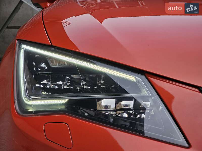 Хэтчбек SEAT Leon 2016 в Киеве