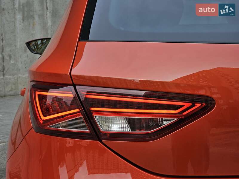 Хэтчбек SEAT Leon 2016 в Киеве