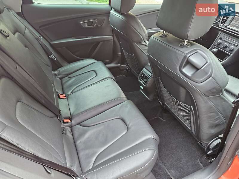 Хэтчбек SEAT Leon 2016 в Киеве
