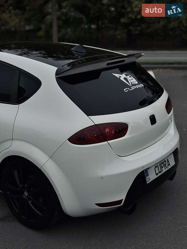 Хэтчбек SEAT Leon 2010 в Днепре