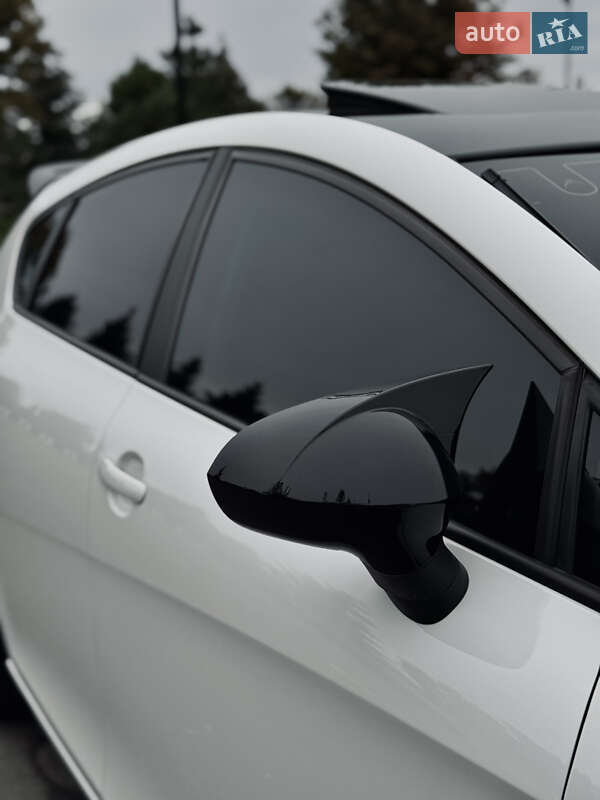 Хэтчбек SEAT Leon 2010 в Днепре