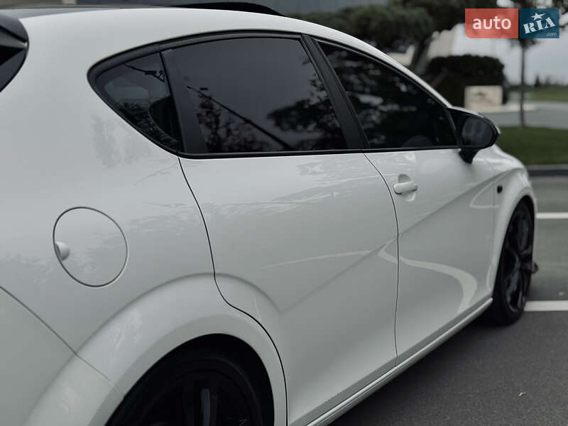 Хэтчбек SEAT Leon 2010 в Днепре