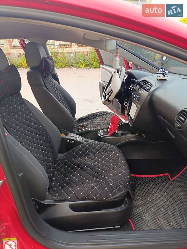 Хэтчбек SEAT Leon 2011 в Славянске фото 5 Хэтчбек SEAT Leon 2011 в Славянске