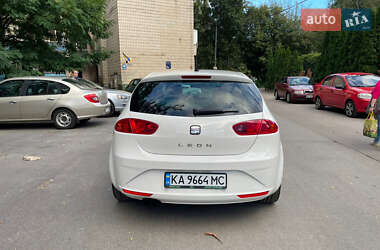 Хэтчбек SEAT Leon 2011 в 