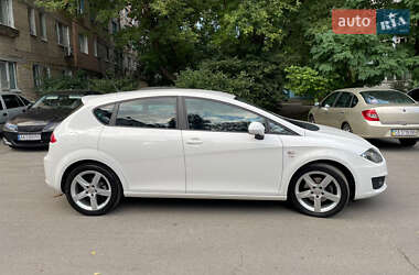 Хэтчбек SEAT Leon 2011 в 