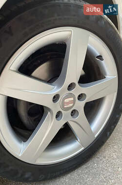 Хэтчбек SEAT Leon 2011 в 