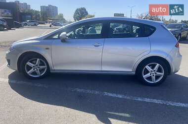 Хэтчбек SEAT Leon 2010 в 
