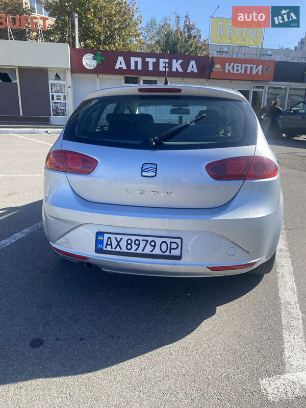 Хэтчбек SEAT Leon 2010 в Харькове