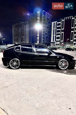 Хэтчбек SEAT Leon 2004 в 