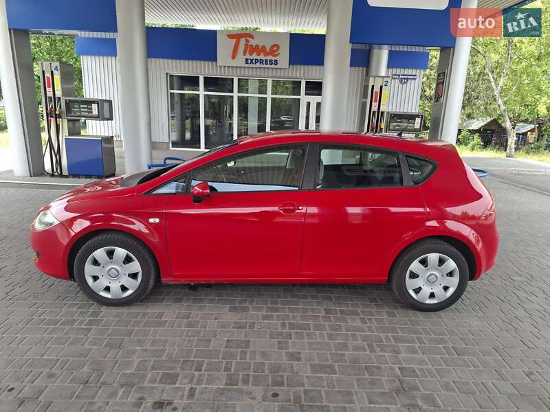 Хэтчбек SEAT Leon 2005 в Николаеве