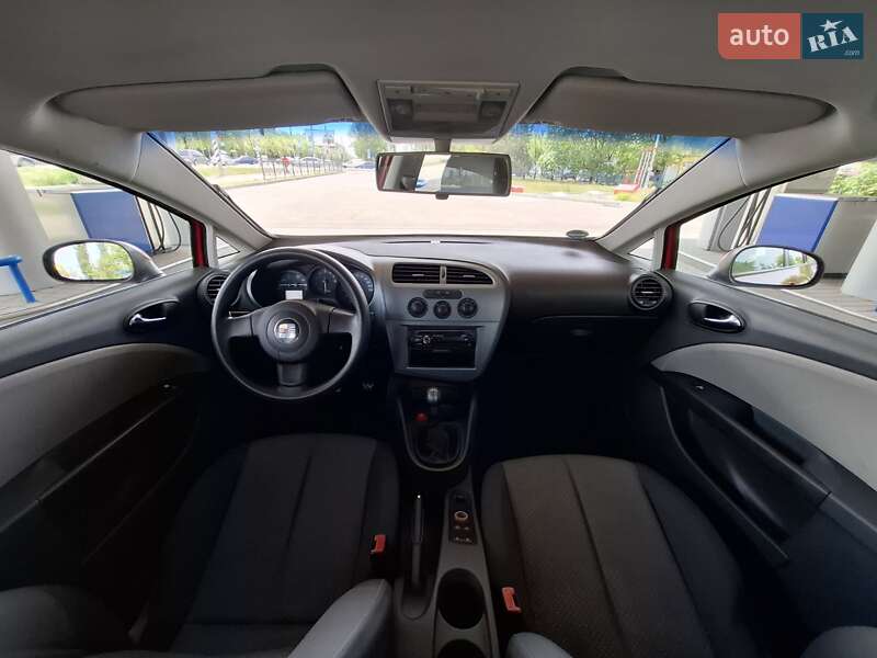 Хэтчбек SEAT Leon 2005 в Николаеве