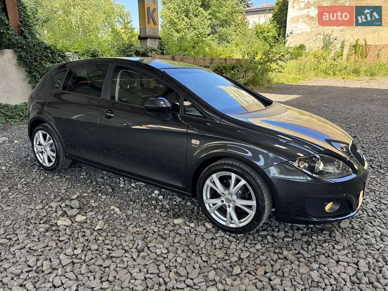 Хэтчбек SEAT Leon 2010 в Луцке