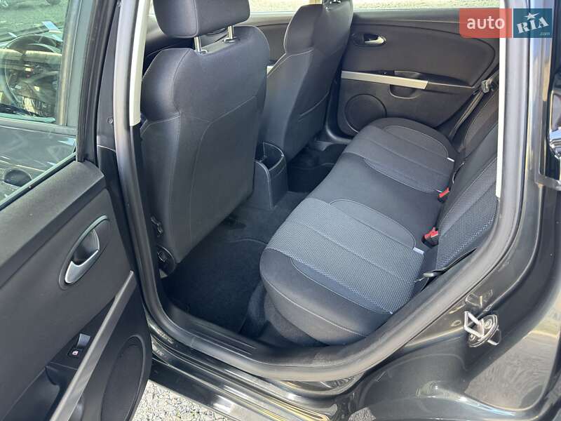 Хэтчбек SEAT Leon 2010 в Луцке