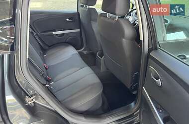 Хэтчбек SEAT Leon 2010 в 