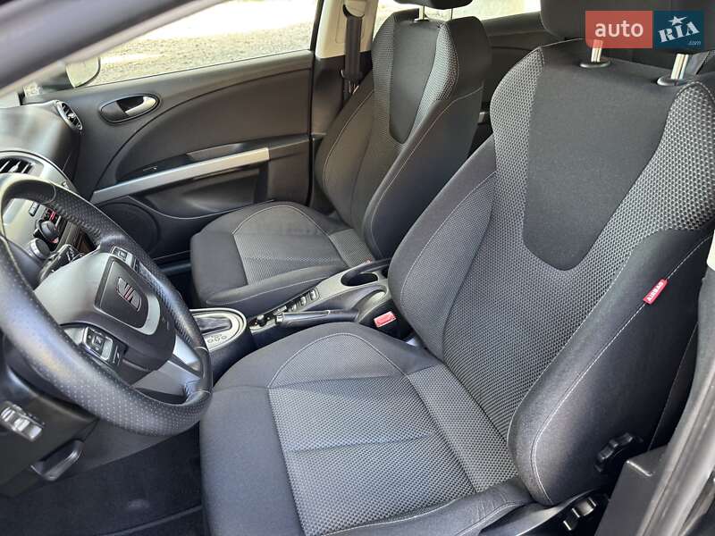Хэтчбек SEAT Leon 2010 в Луцке