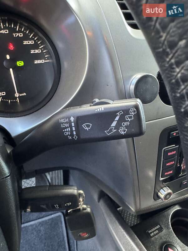 Хэтчбек SEAT Leon 2010 в Луцке
