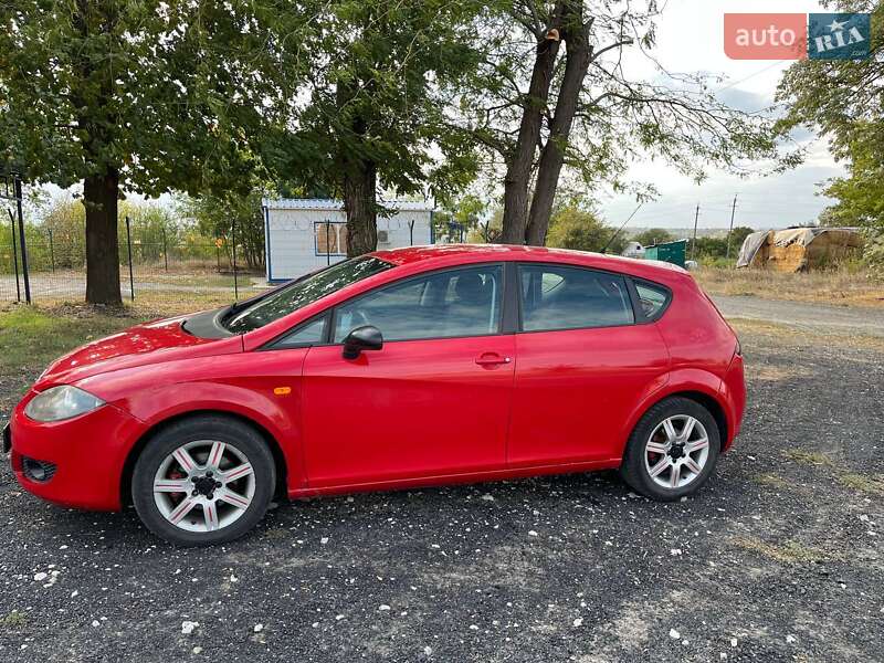 Хетчбек SEAT Leon 2005 в Дніпрі